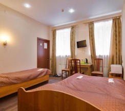 Трехместный номер с собственной ванной комнатой в Аллан