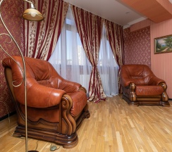 Люкс 3-х комнатный с кухней и бильярдом 4-х местный в Жемчуг