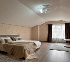 Двухэтажные апартаменты в центре в Как Дома 05