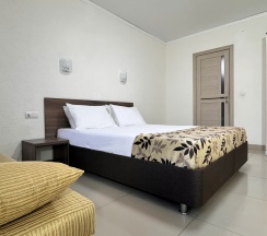 Трёхместный Комфорт с балконом в Уральские самоцветы