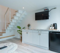 Номер Standard Дуплекс с балконом в White Ivory Bed & Breakfast