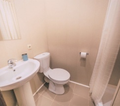 Улучшенный семейный номер в Авиамоторная