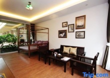 Семейный люкс в Feung Nakorn Balcony Rooms & Cafe