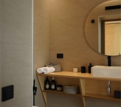 ДОМ РЕКА  (Дом у Катуни) в Катунь Dom Hotels