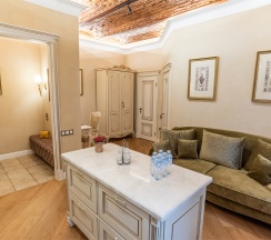 [12] Изысканные апартаменты у Дворцовой площади с кондиционером | ул. Б.Морская, 34 в Darooms