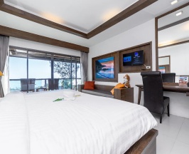 Двухместная вилла Premier с балконом и с видом на океан 2 отдельные кровати в Отель Secret Cliff Resort Phuket