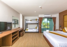 Четырёхместный семейный номер Deluxe в The Bell Airport Phuket Hotel