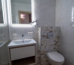 КОМФОРТ с холлом 3-местный. Новый номерной фонд в MaxxRoyal