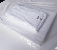 Кровать в женском  шестиместном смежном  номере в Танский