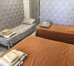 Четырёхместный номер Standard с балконом в Атлант