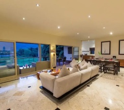 Вилла с 3 комнатами с балконом в Viola Pool Villa