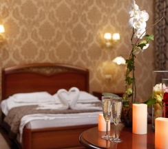 Номер полулюкс с 1 двуспальной кроватью в Рождественский Дворик