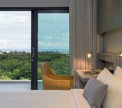 Одноместный номер Standard с видом на океан двуспальная кровать в Hotel Ikon Phuket