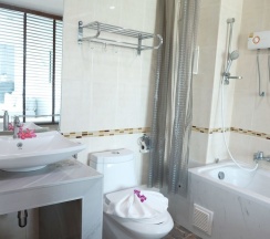 Трёхместный номер Executive с видом на море в The Beach Front Resort Pattaya  - SHA Plus
