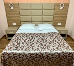 Четырехместный улучшенный номер в Кругозор 1