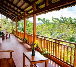 Двухместный номер Superior с видом на сад двуспальная кровать в La Casa Resort