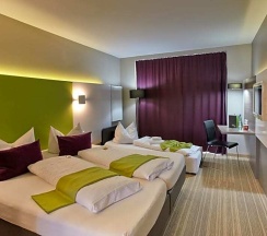 Двухместный номер Standard с видом на улицу двуспальная кровать в Hotel Demas City