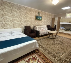 Четырёхместный семейный номер Superior с видом на внутренний двор в Holiday Home