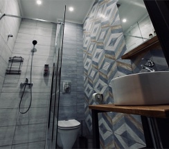 Улучшенный номер с одной кроватью размером Queen Size без окна (Отель Мёд) №9 в Мёд & Маяк