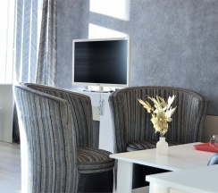 №3. Семейный номер с двуспальной кроватью, диваном и видом на Байкал в Прибой