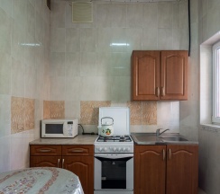 Комната комфорт с балконом и кухней в Малахит+