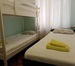 Трехместная комната эконом в Old Flat на Невском (Олд Флэт)