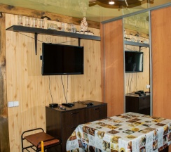 Студия с балконом и с красивым видом из окна в Манжерок