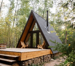 Коттедж c 1 комнатой с красивым видом из окна в Deep Lake House