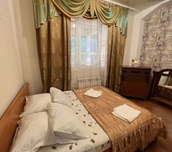 Трехместный номер с двуспальной и односпальной кроватями в Самсар