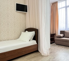 5ти местный комфорт с видом на столовую и территорию отеля в Эргес