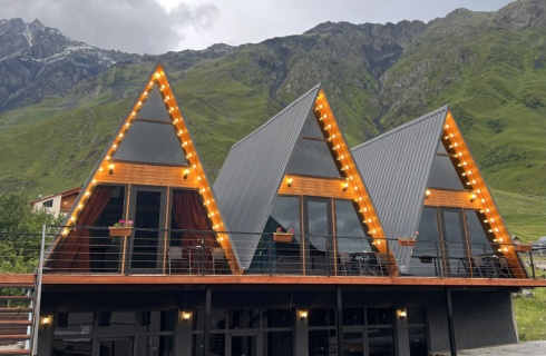 Грузия, Степанцминда: Апартаменты Апартаменты Pyramid Kazbegi