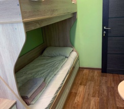 Двухместный на Миллионной, 12 в Геркулес