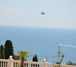 Семейный  с балконом  видом на море и бассейн в Aqualife