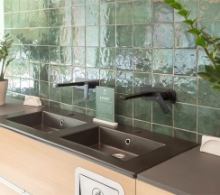 Санаторий - двухместный номер с одной большой кроватью в Полисть