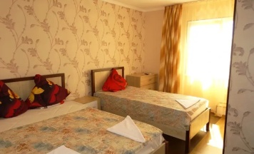 Трёхместный номер Standard с видом на горы в Якорь