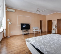 Коттедж Superior с 5 комнатами в Жар-птица