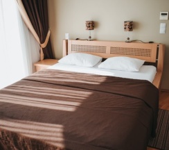 Двухместный номер Comfort с балконом и с красивым видом из окна двуспальная кровать в Diana Palace