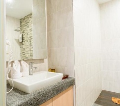 Двухместный номер Deluxe Classic с балконом двуспальная кровать в Samed Grandview Resort