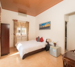 Двухместный номер Standard с балконом двуспальная кровать в Strawberry Garden Homestay
