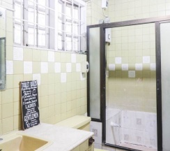 Кровать в общем номере в Kamuning Hostel