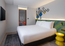 Двухместный номер Premium с балконом двуспальная кровать в ibis Styles Bangkok Silom