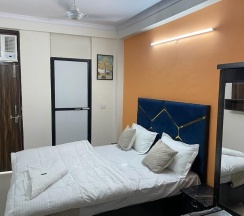 Двухместный номер Deluxe двуспальная кровать в Roomshala 123 Happy Homes Saket