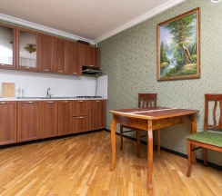 Люкс 3-х комнатный с кухней и бильярдом 4-х местный в Жемчуг