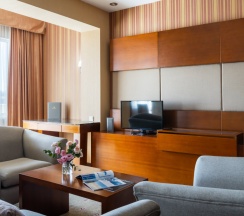 Двухместный люкс с балконом двуспальная кровать в Regardal Hotel