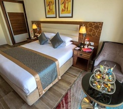 Двухместный номер Deluxe с видом на бассейн двуспальная кровать в Pickalbatros Dana Beach Resort - Hurghada