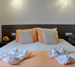 Семейный трехместный номер в Белое солнце