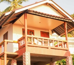 Двухместное бунгало Standard с видом на море двуспальная кровать в J.B.Hut Bungalows