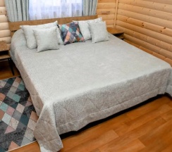 Семейный люкс с красивым видом из окна в Хуторок