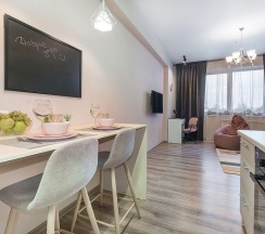 Апартаменты улучшенные с 1 двуспальной кроватью в Sky inn color