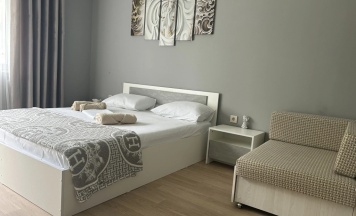 Трёхместный номер Superior с балконом в Абаза